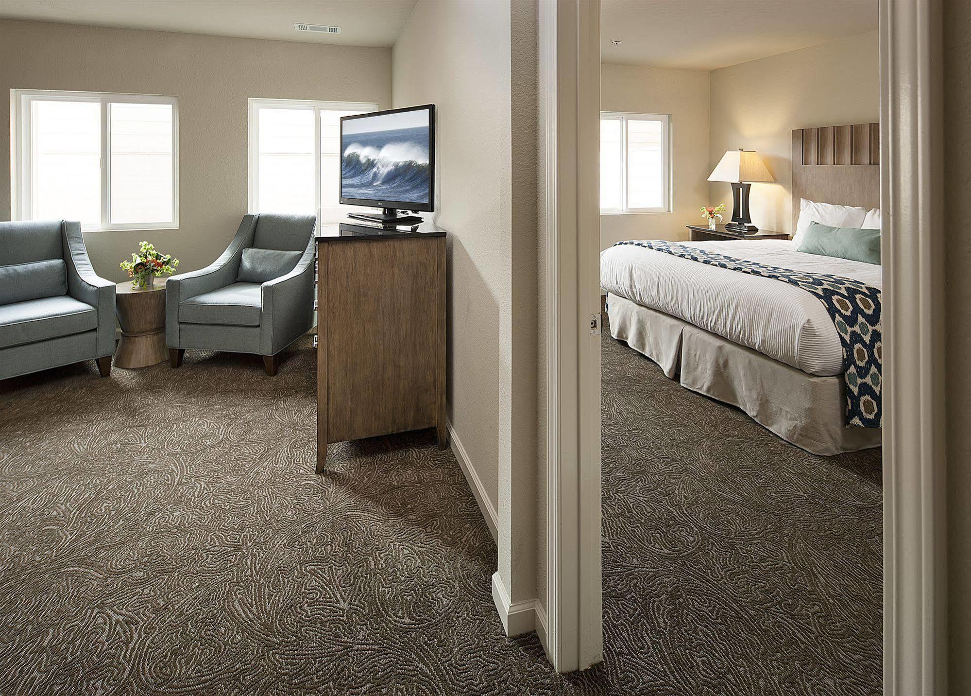 Cambria Landing Inn And Suites Dış mekan fotoğraf